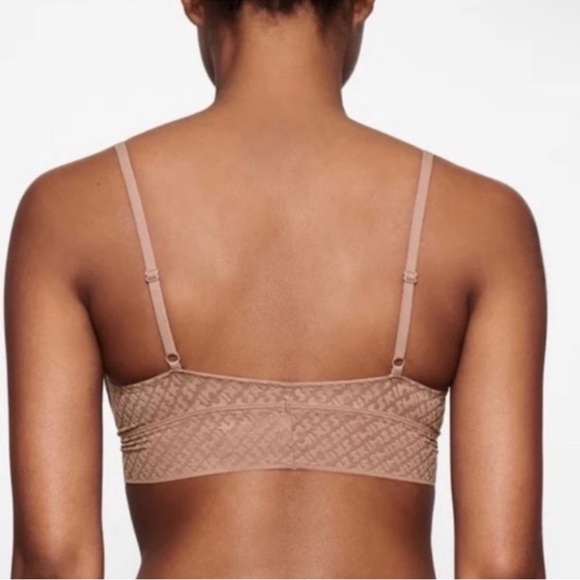 SKIMs logo mesh triangle bralette in clay - medium NWT - Picture 3 of 7